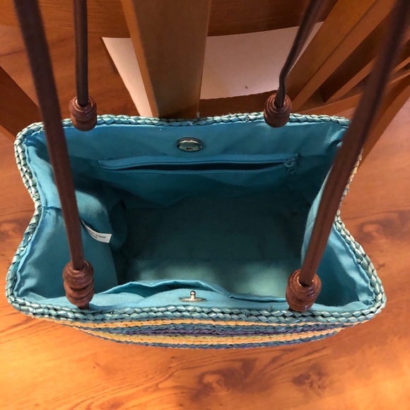 Wheat Straw Striped Summer Bucket Bag with Leather Straps - Picture 15 of 16